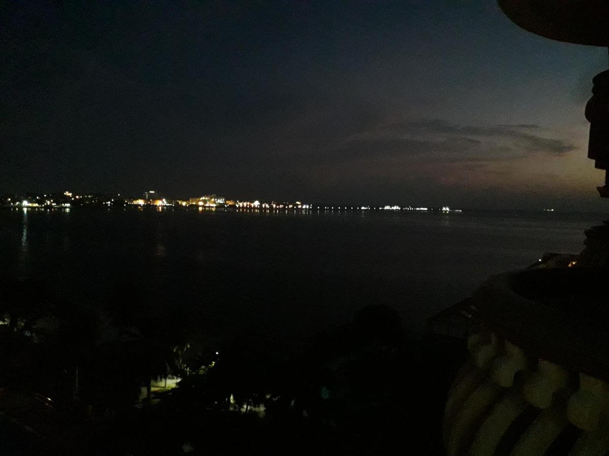 Block B And A Glory Beach Resort Port Dickson Bagian luar foto