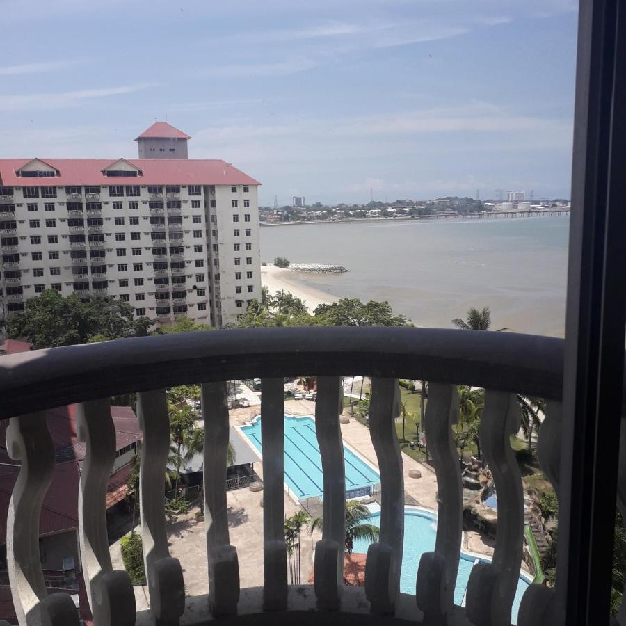 Block B And A Glory Beach Resort Port Dickson Bagian luar foto